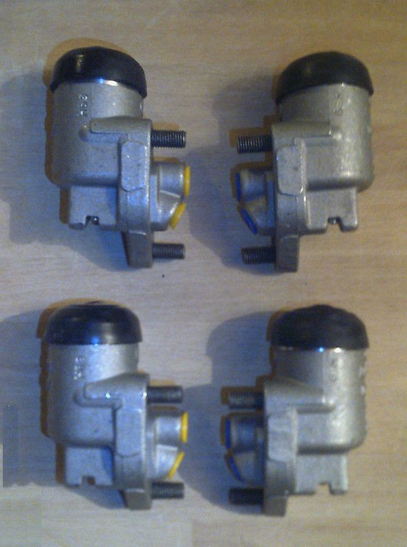 FRONT BRAKE WHEEL CYLINDERS x4 (Austin A90 'Six' Westminster) (1954- 56)