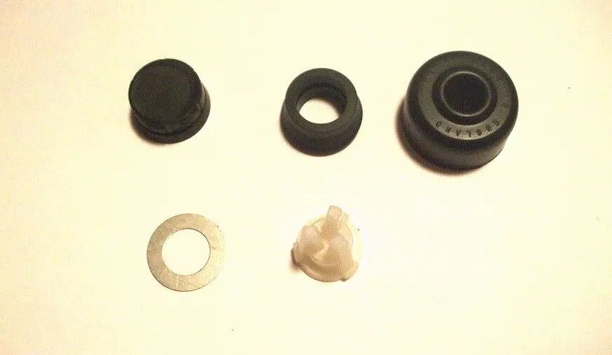 BRAKE MASTER CYLINDER REPAIR SEALS KIT (Standard Ensign & Vignale)