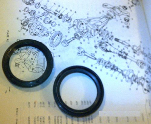 DIFFERENTIAL SIDE OUTPUT HALFSHAFT AXLE OIL SEALS x2 (Triumph TR4a, TR5 & TR6) (1965- 76)