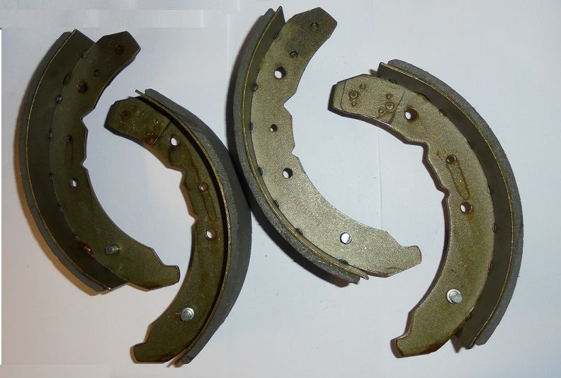FRONT BRAKE SHOES SET (MG Magnette Mk3 Mk4) (1959- 68)