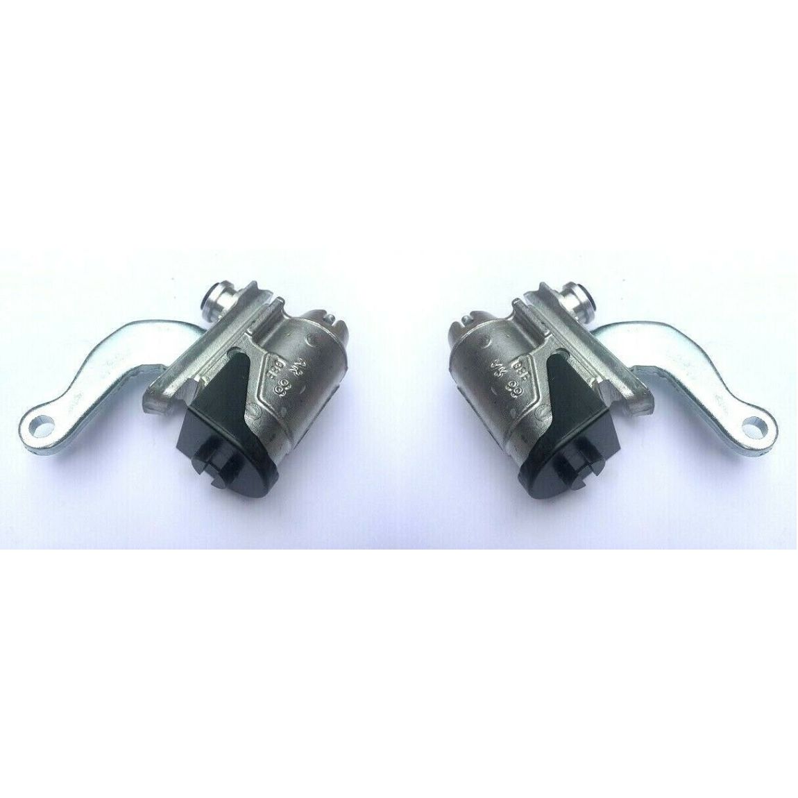 REAR BRAKE WHEEL CYLINDERS x2 (Jaguar XK120 Mk2) (** Self Adjusting Brakes **)     