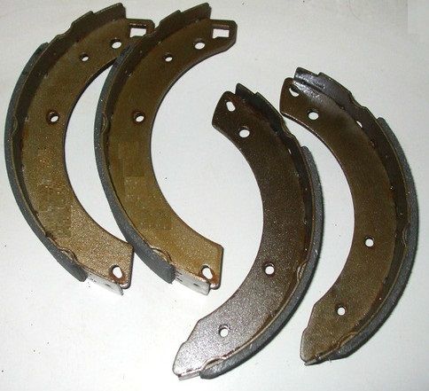 REAR BRAKE SHOES SET (Ford Capri) (Mk1 & Mk2 Early) (9" Drums) (**1969- Jan 75 Only**)