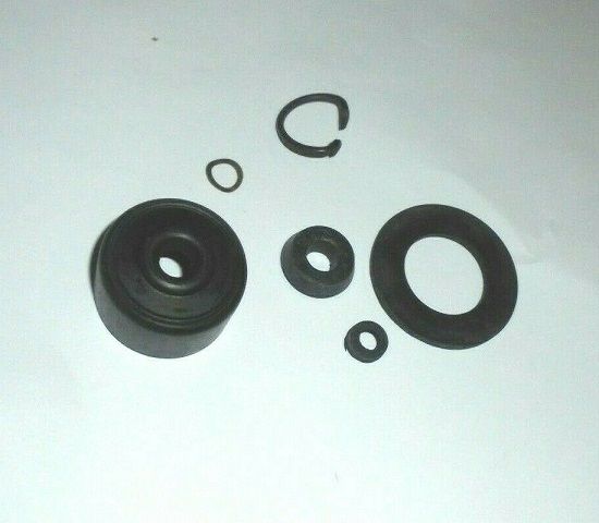 CLUTCH MASTER CYLINDER SEALS REPAIR KIT (Triumph TR3) (** See Chassis No/ **) (From 1957- 62) 