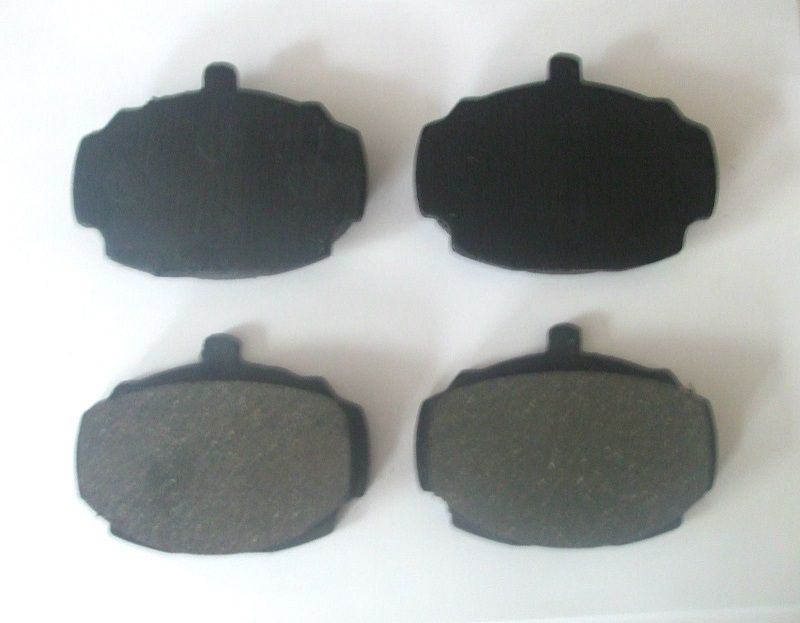 FRONT BRAKE PADS SET (Triumph 2000) (1963- 64 Only)
