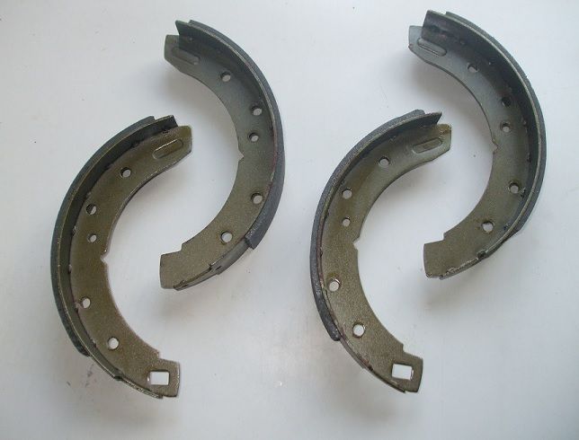REAR BRAKE SHOES SET (Reliant Sabre) (1961- 64)