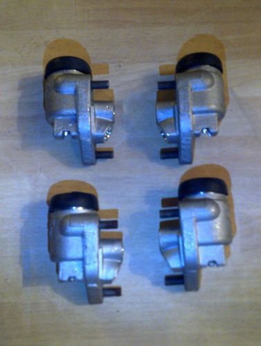 FRONT BRAKE WHEEL CYLINDERS x4 (Daimler Century) (** 1954- Mid 55 Only **)   