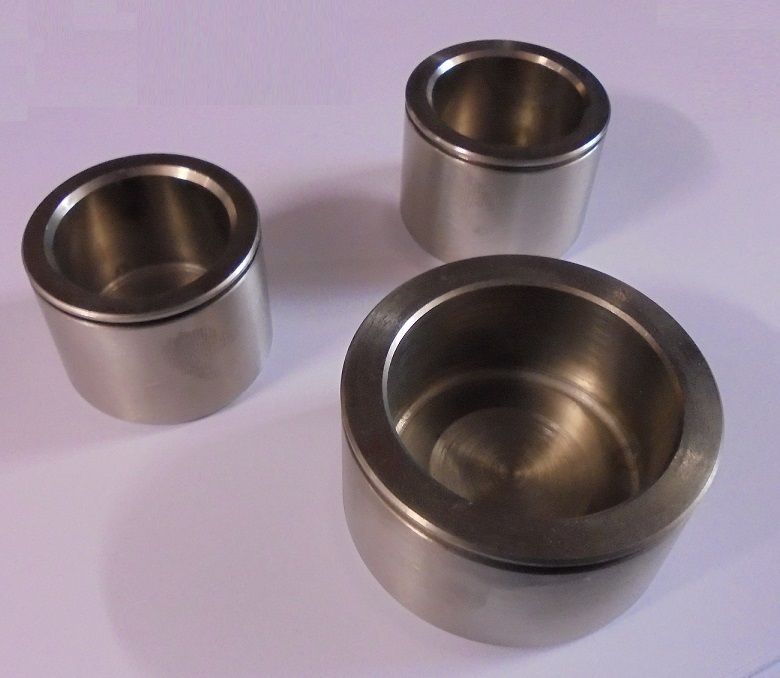 FRONT BRAKE CALIPER PISTONS x3 (Ferrari 365GTB GTC) (1967- ) 