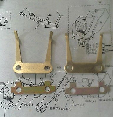 REAR HANDBRAKE PAD FITTING FORKS SPRINGS (Daimler DS420 Limo) (1968- 92)