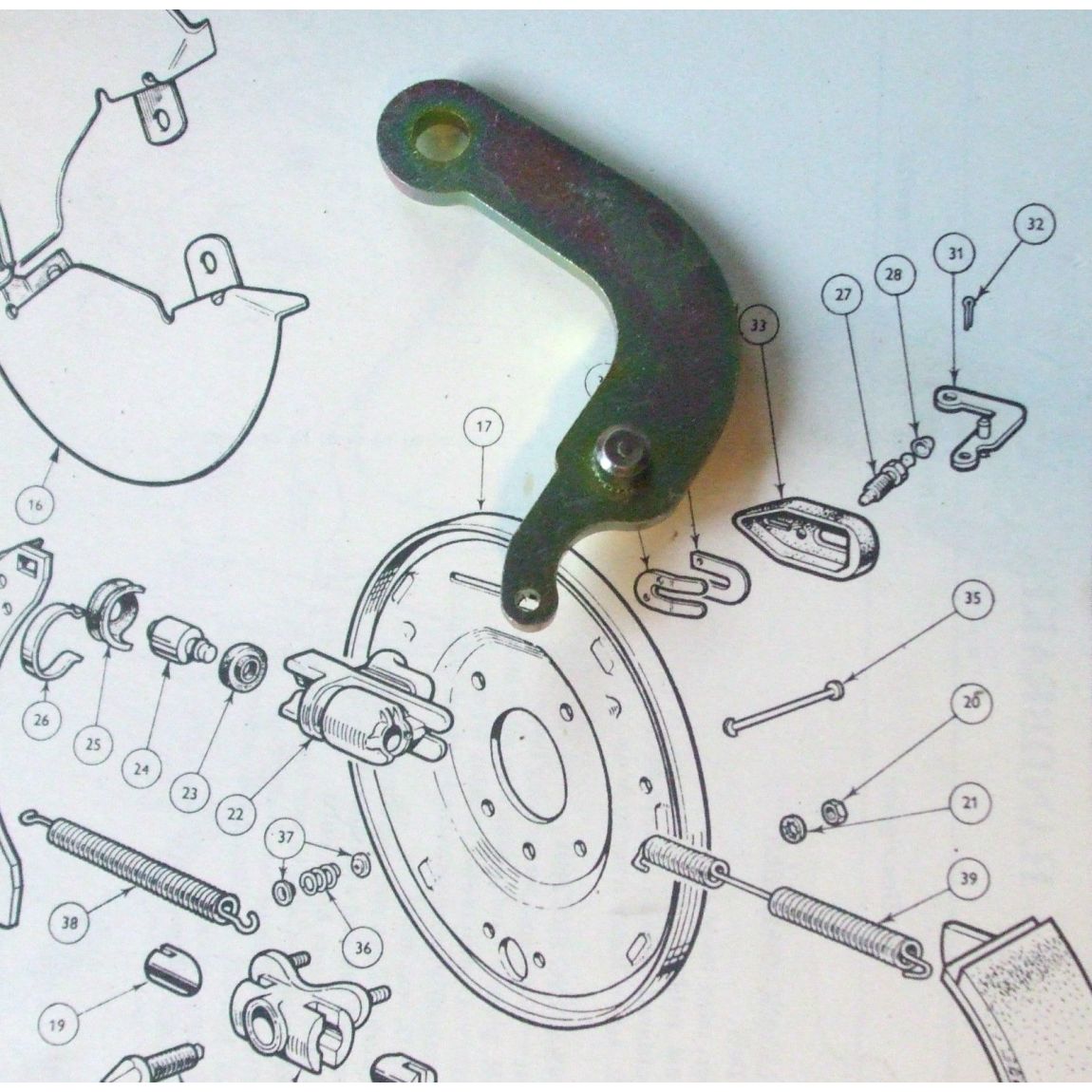 REAR HANDBRAKE OPERATING LEVER x1 (Austin / Nash Metropolitan) (1958- )