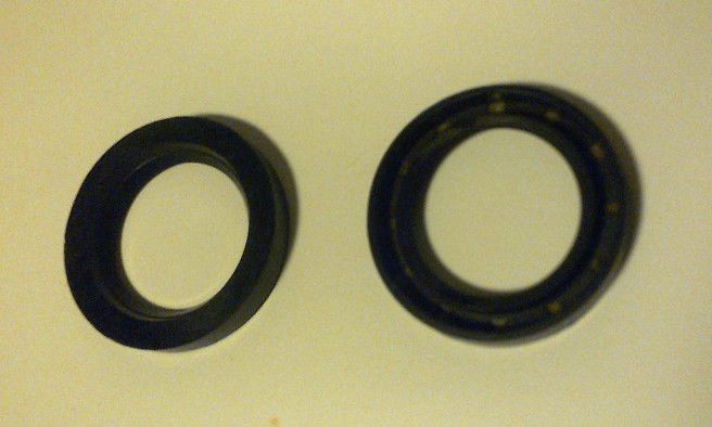 REAR AXLE OIL SEALS x2 (Humber Imperial) (1964- 66) 