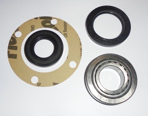 REAR WHEEL HUB BEARING, AXLE OIL SEALS & GASKET KIT x1 (Daimler Dart SP250) (1959- 64) 