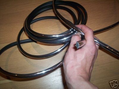 WINDSCREEN RUBBER TRIM INSERT STRIP (Morris Minor) (From 1956- 71)
