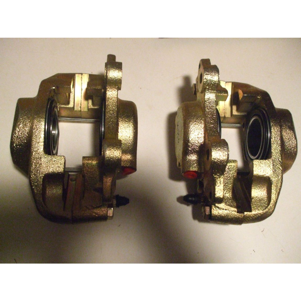 FRONT BRAKE CALIPERS x2 (TVR Vixen & Tuscan) (1966- Mar 1972 Only)