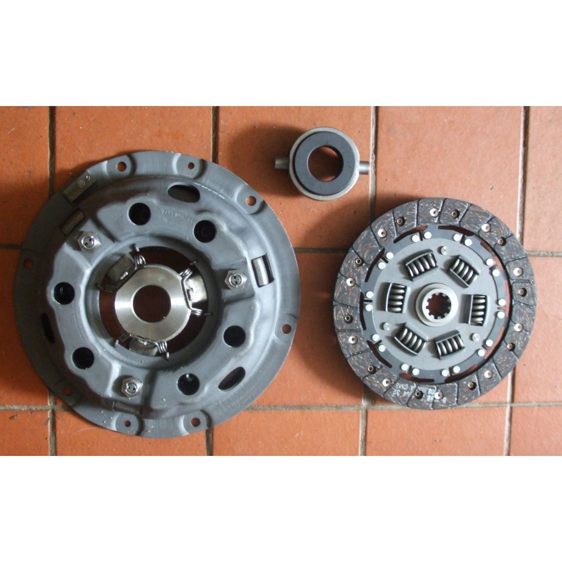 CLUTCH KIT (Austin / Morris J4 Van) (1600cc Petrol) (** See Eng No/ **) (1960- 61 Only)