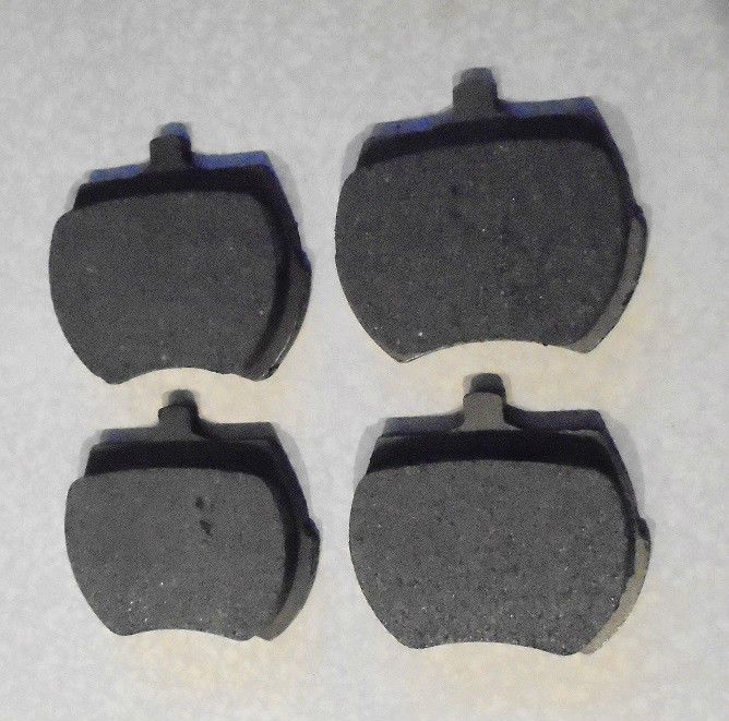 FRONT BRAKE PADS SET (MG Midget) (From Oct 62- 79) 